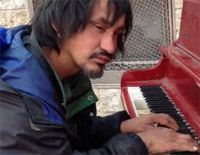 The Beginning-Man On The Street Plays Beautifully-加拿大流浪汉弹奏钢琴谱文件(五线谱、双手简谱、数字谱、Midi、PDF)免费下载