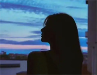 像烟火爱过-许我耀眼主题曲-单依纯-人人钢琴网