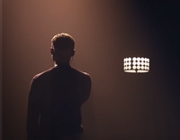 用背脊唱情歌-汤令山-Gareth T-人人钢琴网