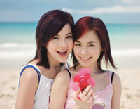 慌心假期-Twins-好听版-人人钢琴网