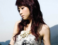 他不准我哭-邓丽欣-好听版-人人钢琴网